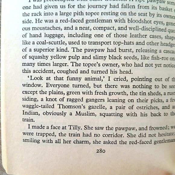 The Flame Trees of Thika : Memories of an African Childhood by Elspeth Huxley - Picture 9 of 9